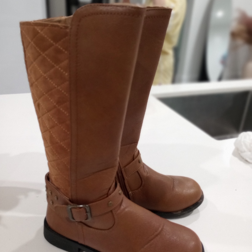 Boots - Picture 3 of 3